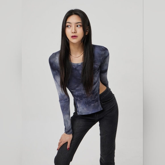 Side Slit Tie Dye Top korea like new - Picture 5 of 8